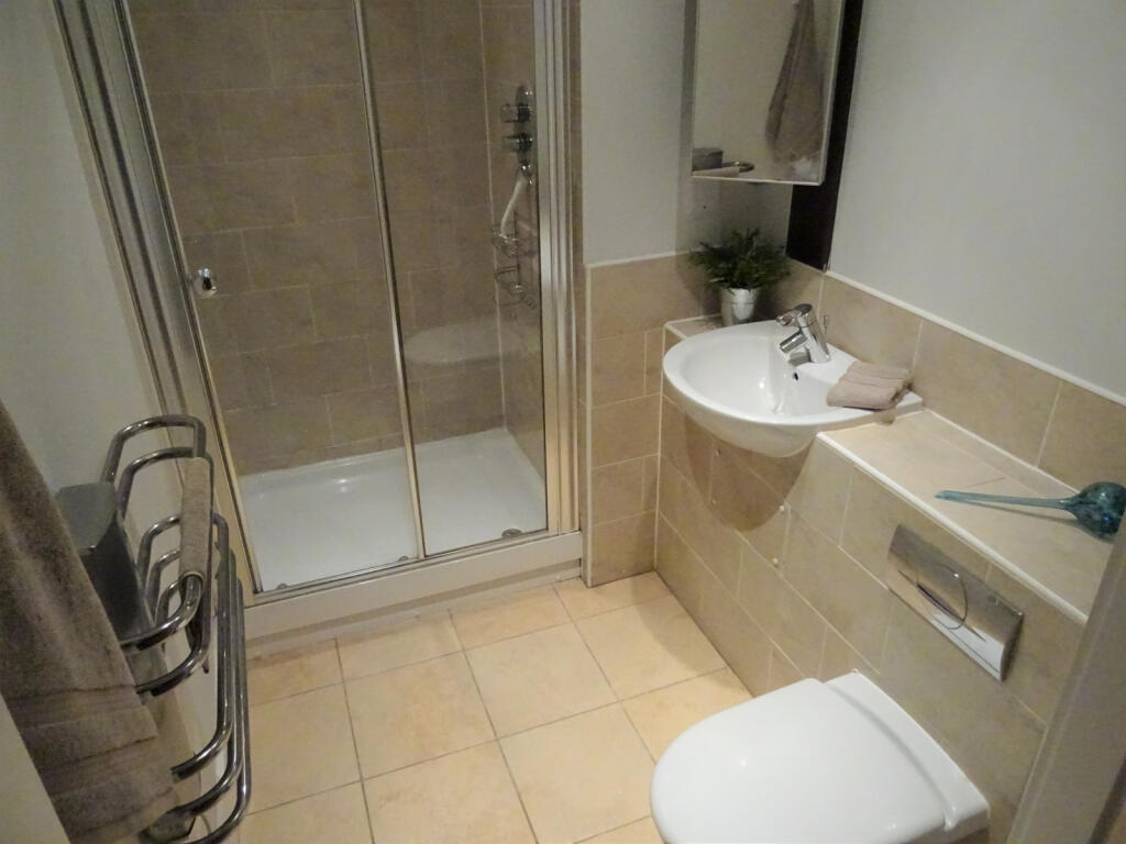 Apartment in Kirklees, West Yorkshire - View 5