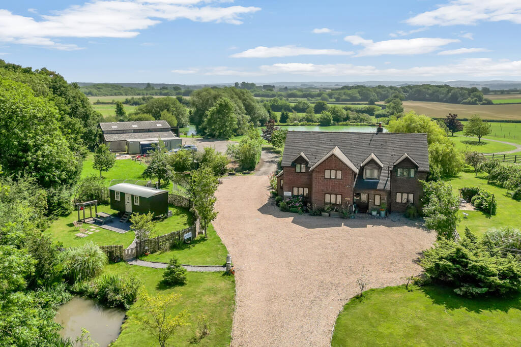 Dumble End Farm, Oxton Hill, Southwell, Nottinghamshire, NG25 - View 2