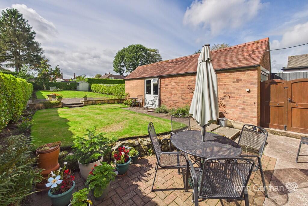 House in Stoke-on-Trent - View 2