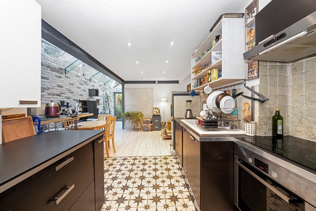 Apartment in London - View 4