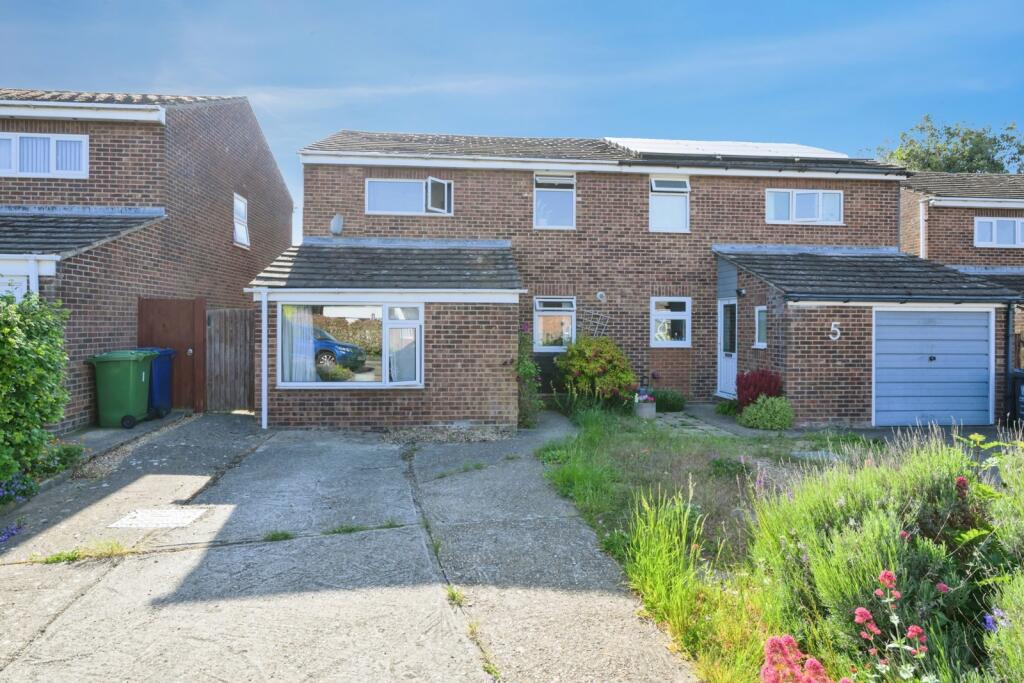 Main image of property: Blenheim Way, Hardwick, Cambridge, Cambridgeshire, CB23