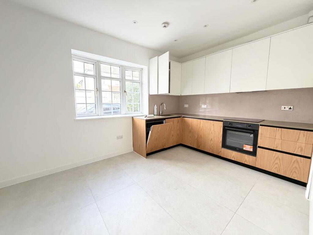 Main image of property: Selsdon Road, South Croydon, CR2
