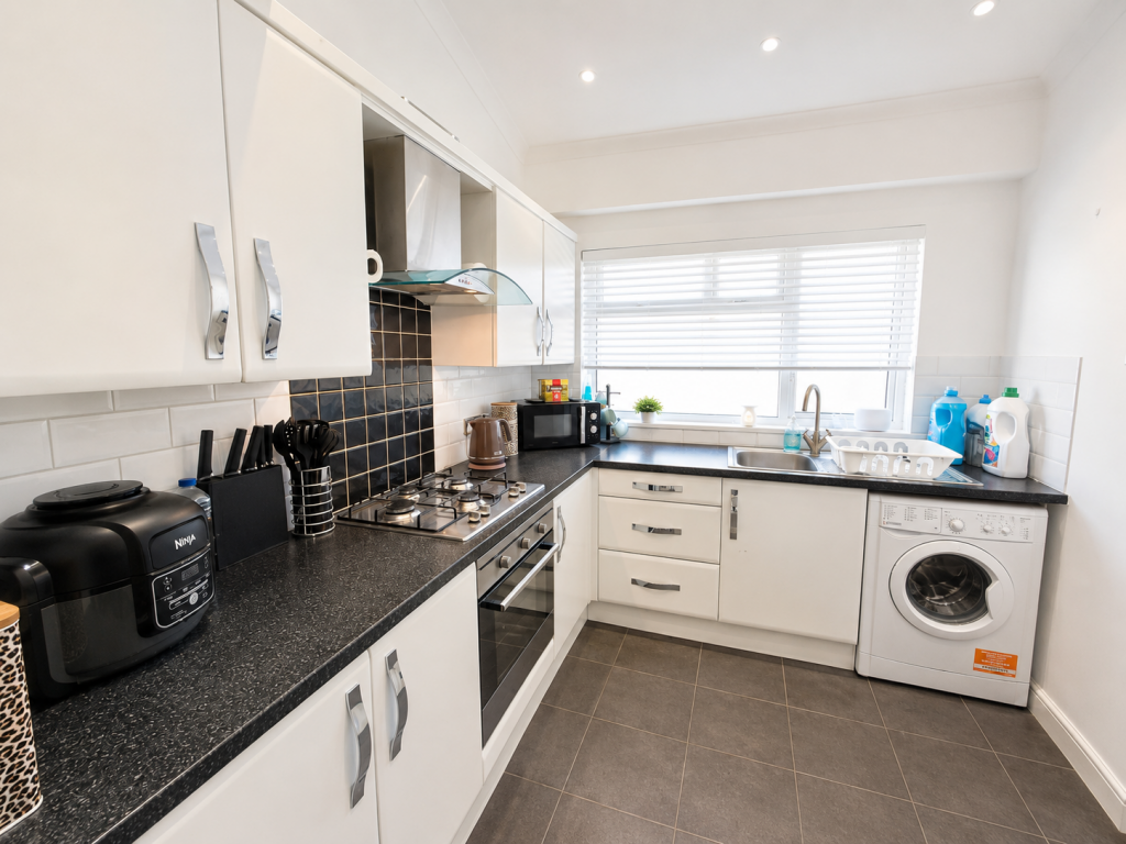 House in Pontypridd, Rhondda Cynon Taf - View 2