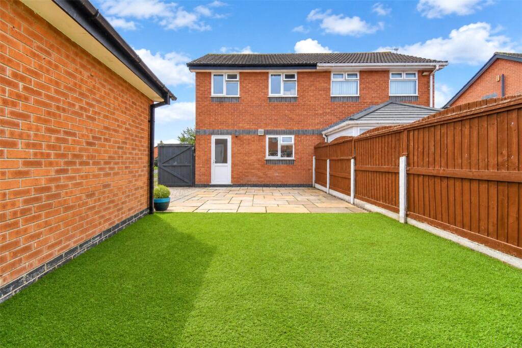 House in Wirral, Liverpool City Region - View 4