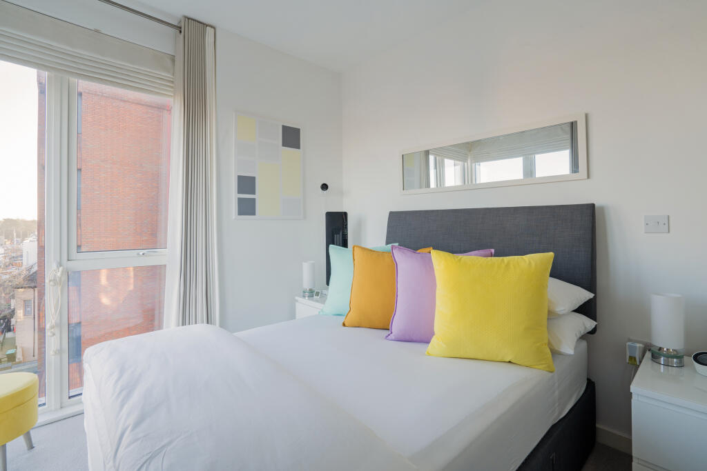 Apartment in Reading, Katesgrove, Newtown - More