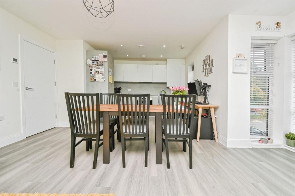Apartment in Three Rivers, Abbots Langley - View 5