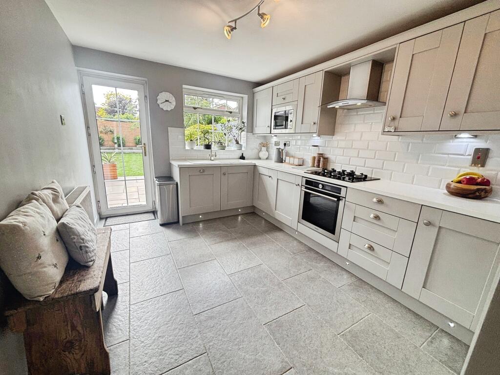 Kenilworth Close, Saxilby, LN1 photo 4