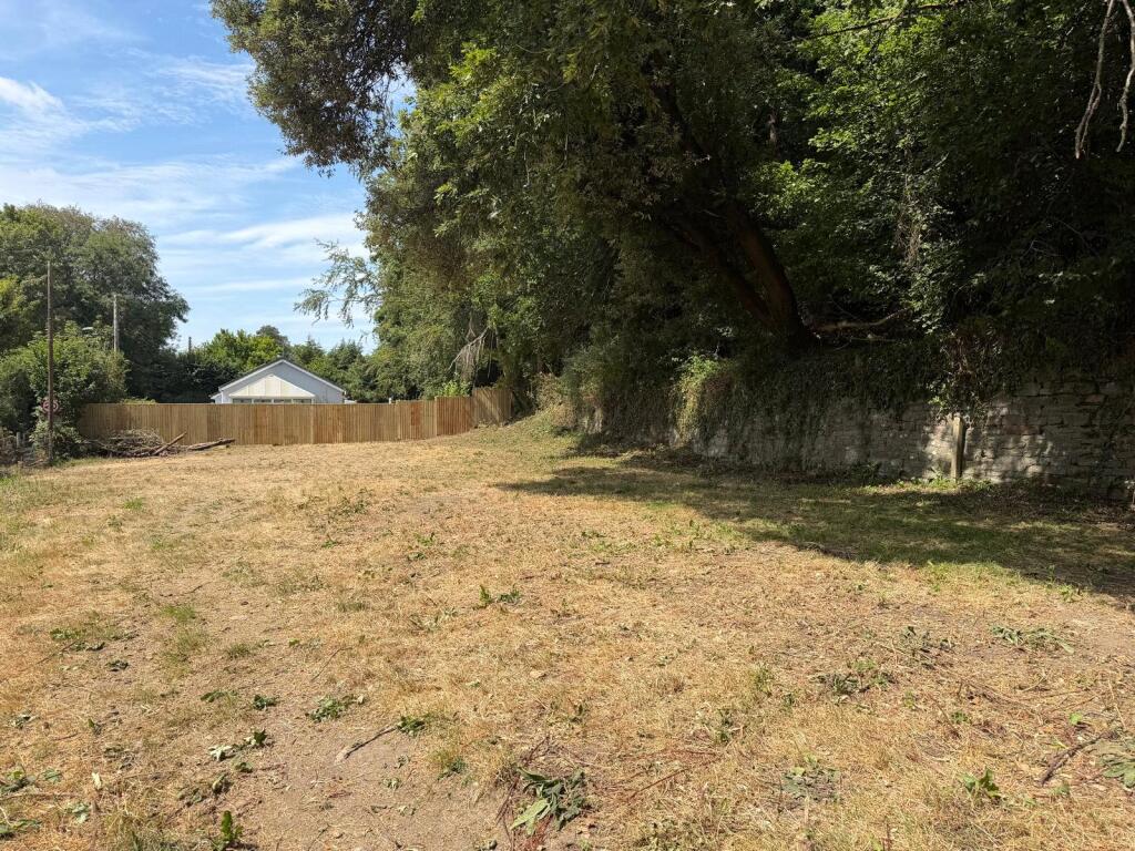 Parcel of land with potential photo 4