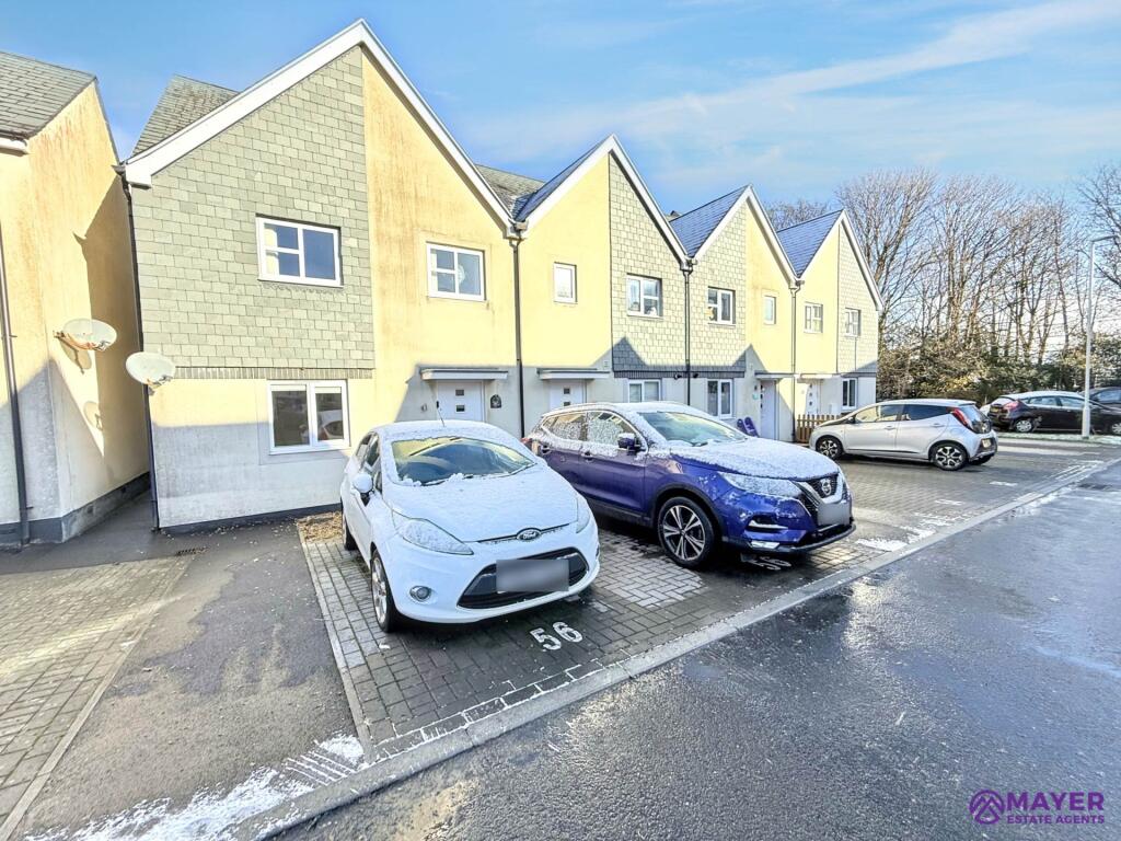 4-bed semi-detached on Olympic Way, Glenholt, £300,000