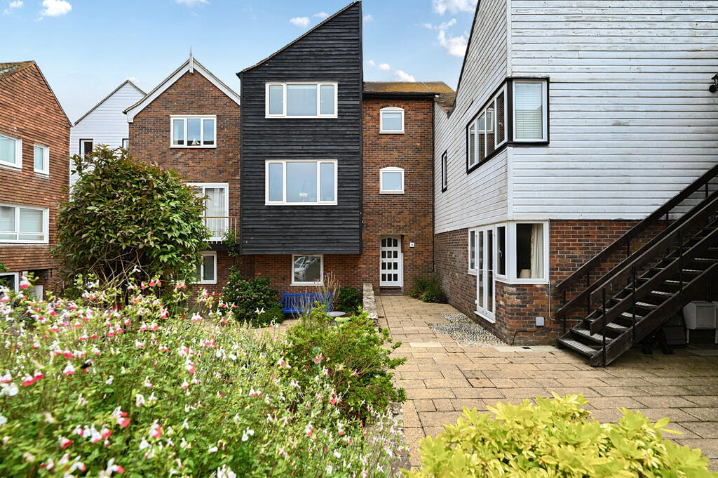 Main image of property: Meryon Court, Rye, East Sussex TN31 7LY