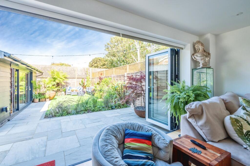 House in Portsmouth - View 4