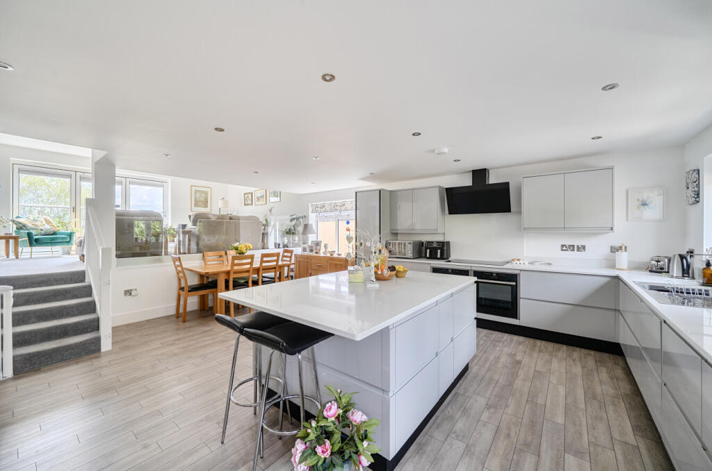 House in Taunton - View 3