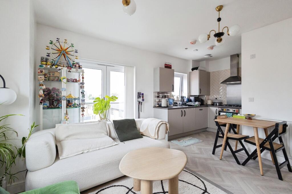 Apartment in Tameside, Greater Manchester - View 4