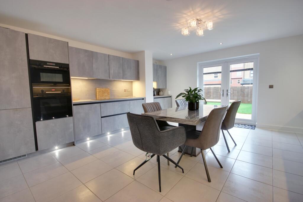 2 Field Maple Crescent, Beverley photo 3
