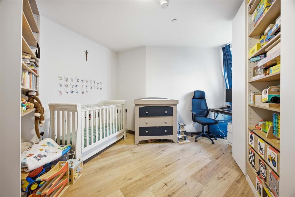 Apartment in London - More