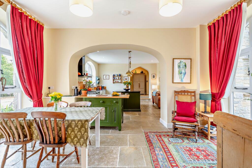 House in Kingsdon - View 3