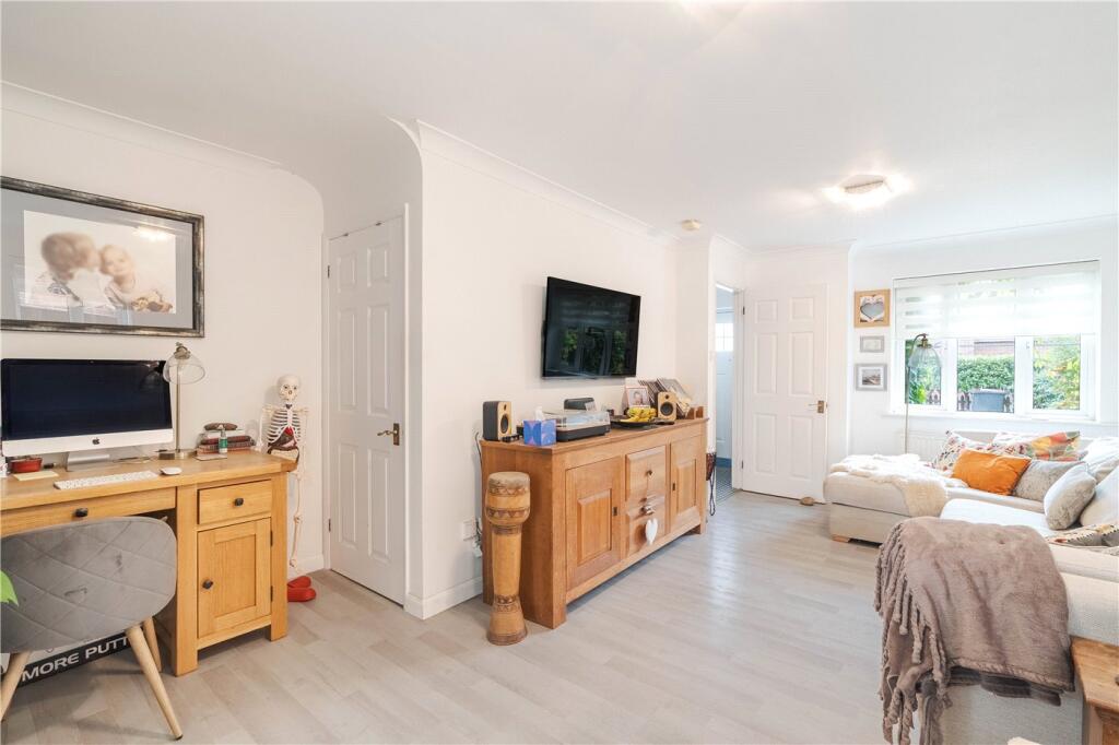 House in Wimborne, Sturminster Marshall - More