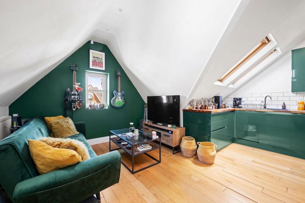 Apartment in Bromley - View 5