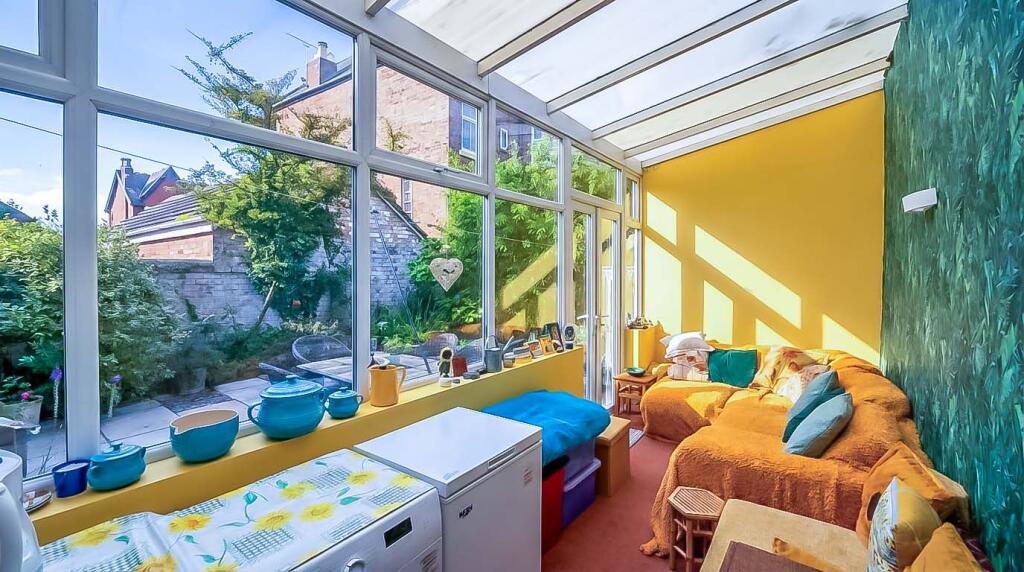 House in Sefton, Liverpool City Region - View 3