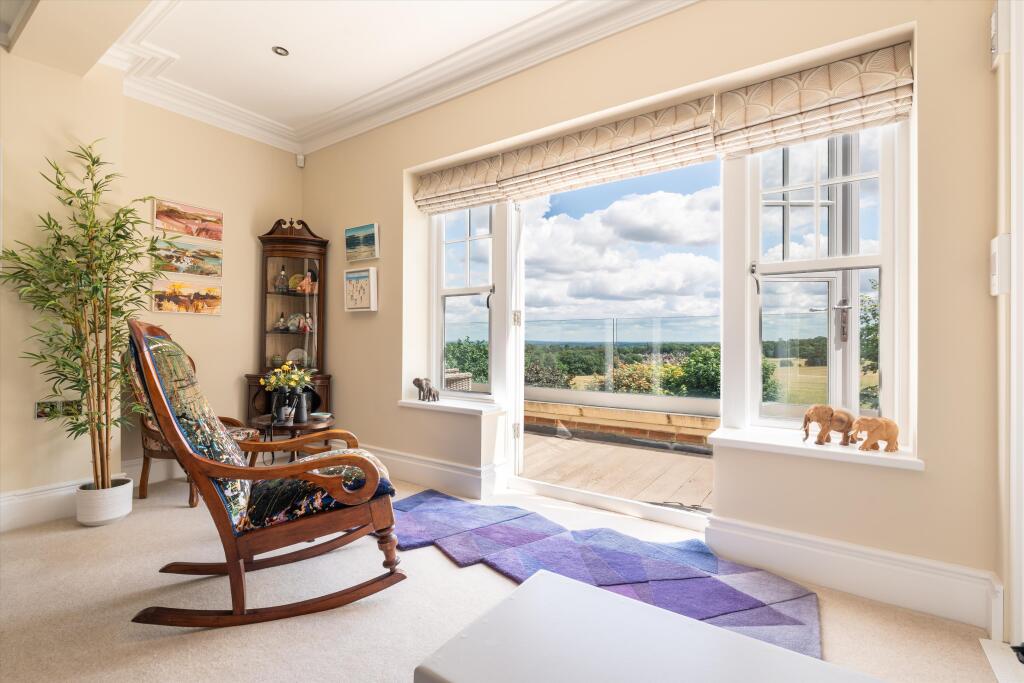 House in Guildford - View 4