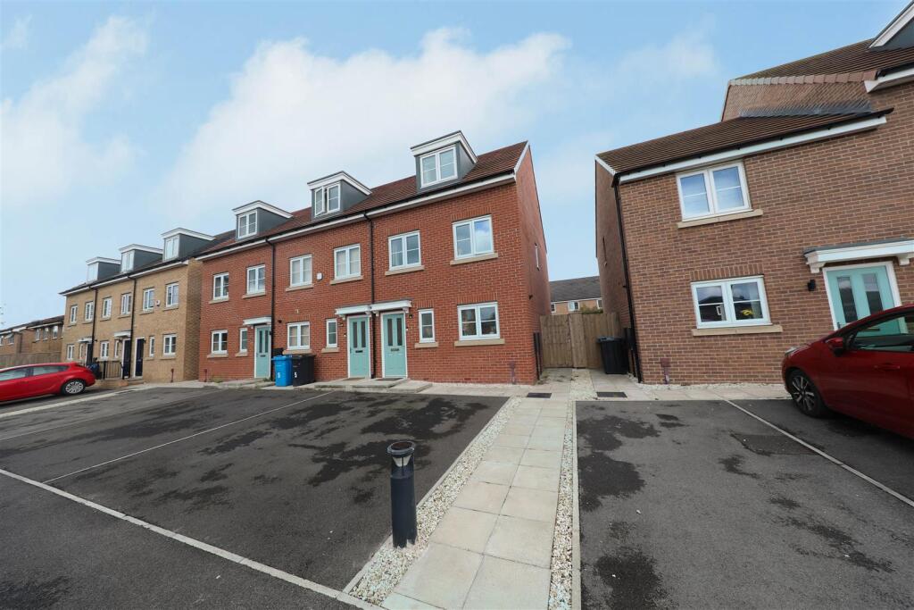 Main image of property: Kendrew Close, Hull