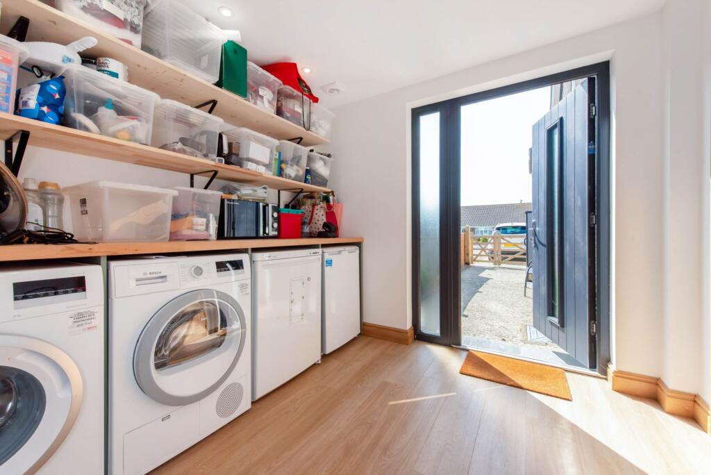 Cakeham Way, West Wittering, West Sussex, PO20 - More