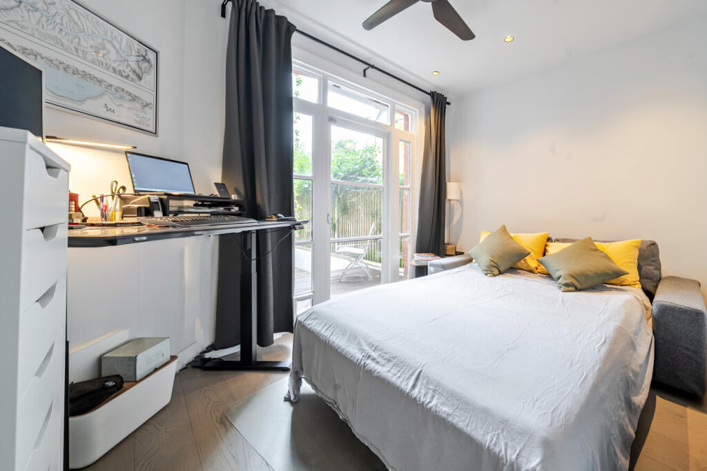 Apartment in London - View 5