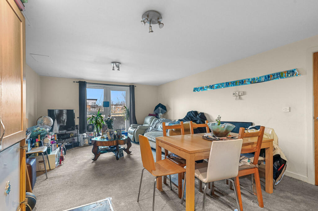 Apartment in Watford, Cassio Metro, Holywell Estate - View 5