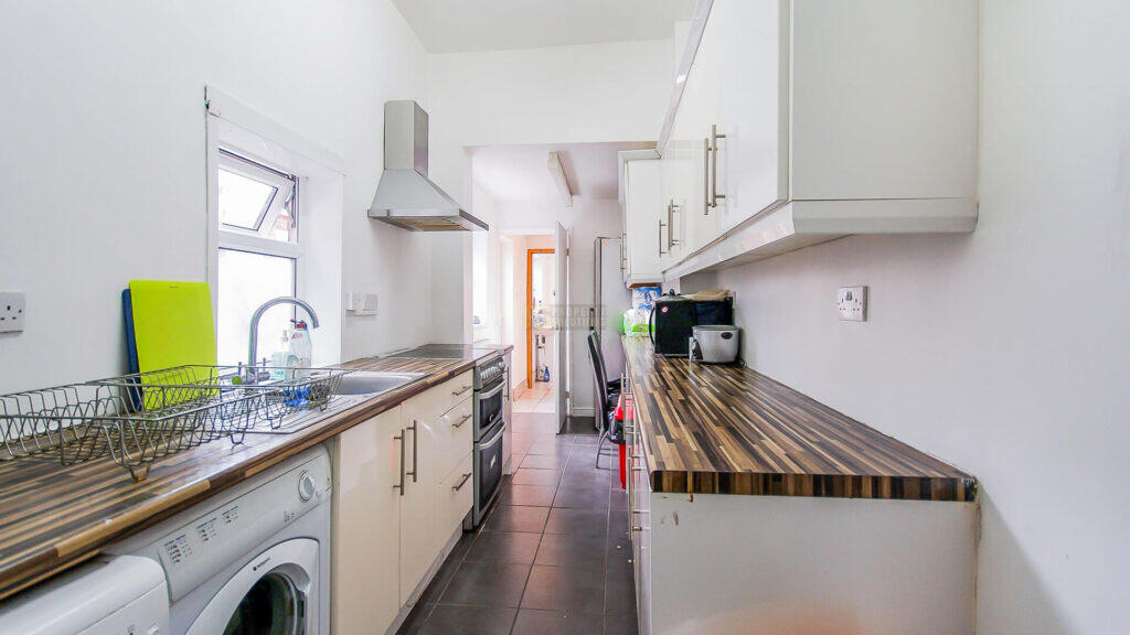 4 bedroom terraced house for rent