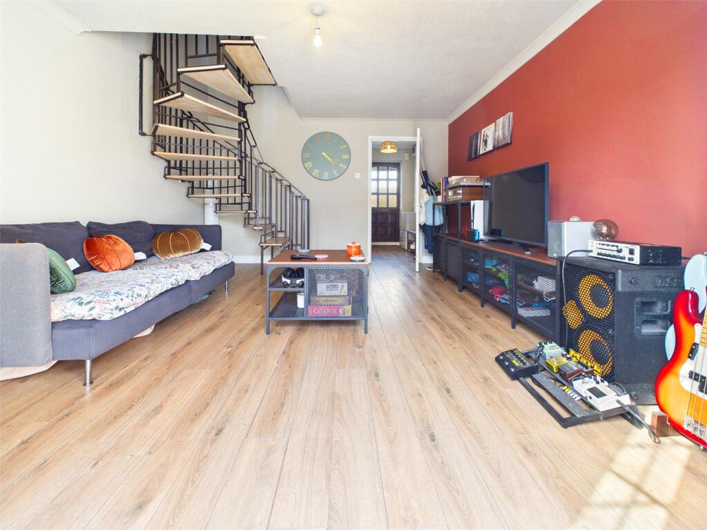 House in Newport - More