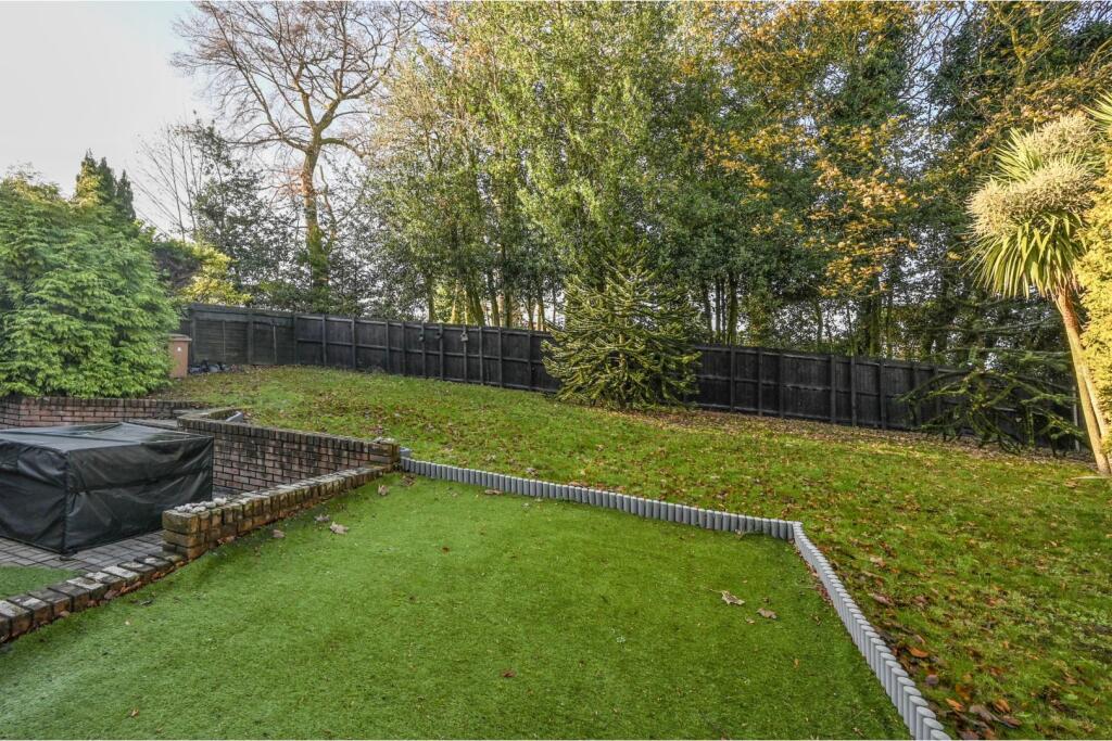 Paddock Close, Mansfield, NG18 - More