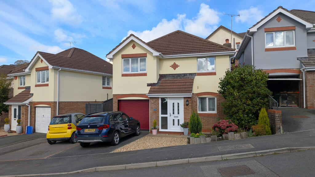 3-bed detached on Century Close, St. Austell, Cornwall, £325,000