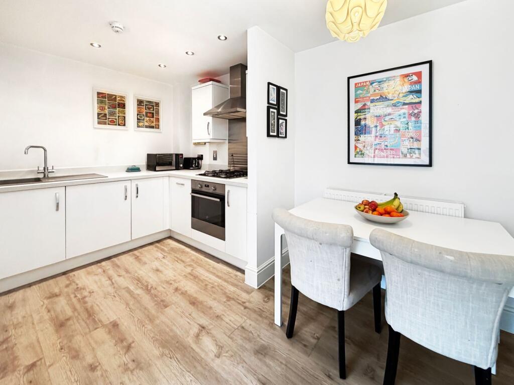 Apartment in Slough, Chalfont St Peter - View 2