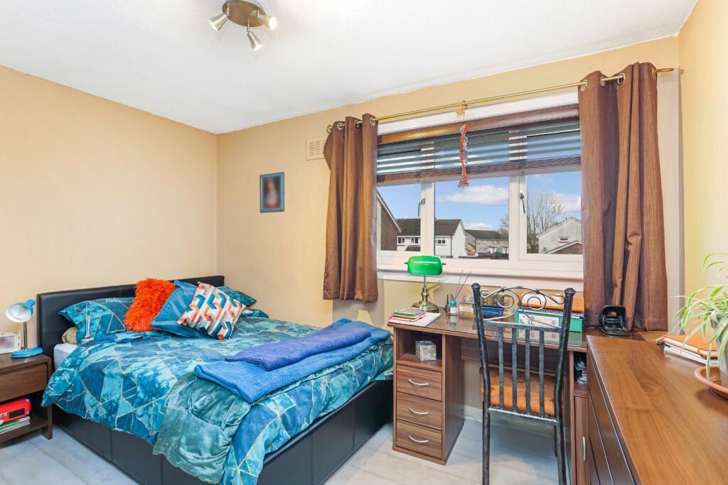 House in Renfrew, Victory Gardens, Dean Park - More