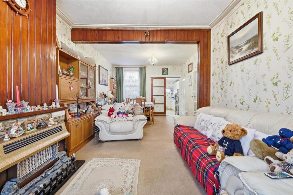 Beaconsfield Road, Enfield – pohled 3