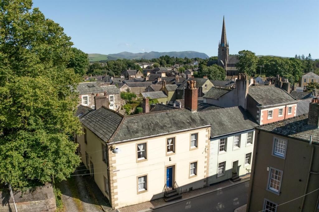 4 bedroom end of terrace house for sale in Castlegate, Cockermouth, CA13