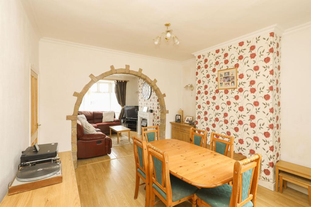 House in Chesterfield, Derbyshire - More