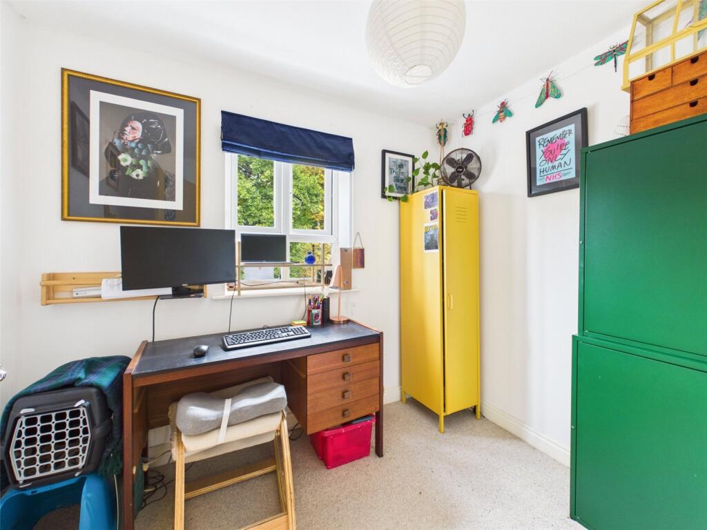 Apartment in Gloucester - More