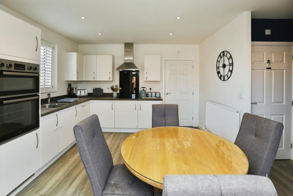 Pearce Row, Botley, Southampton, Hampshire, SO32 photo 4