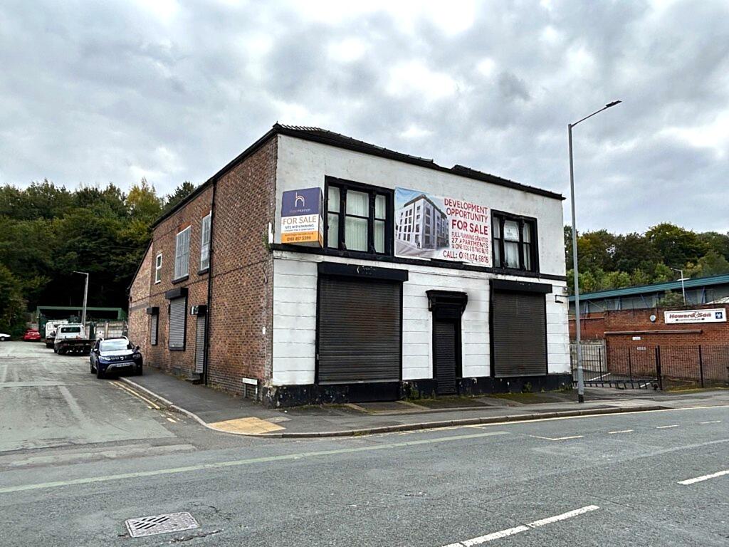 Main image of property: 40 Newbridge Lane, Stockport, Cheshire SK1 2NA