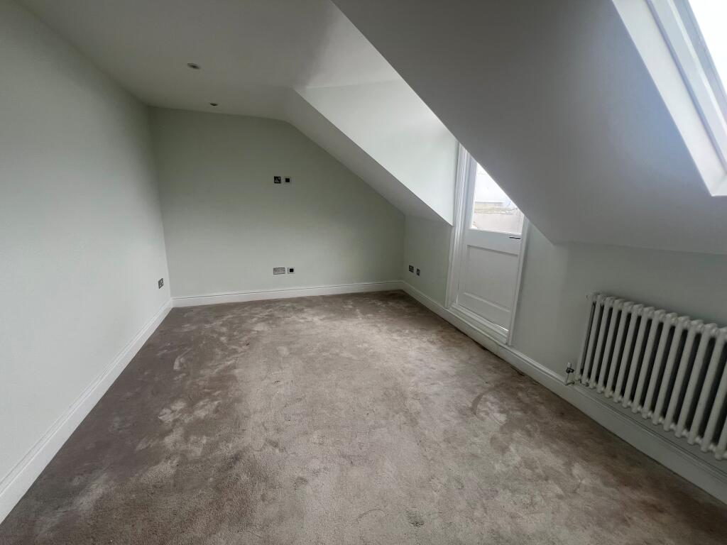 Apartment in Tonbridge - View 5