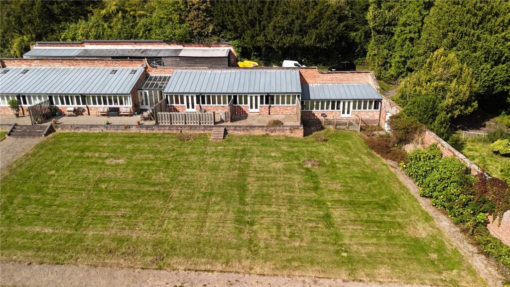 House in Worcester - View 4