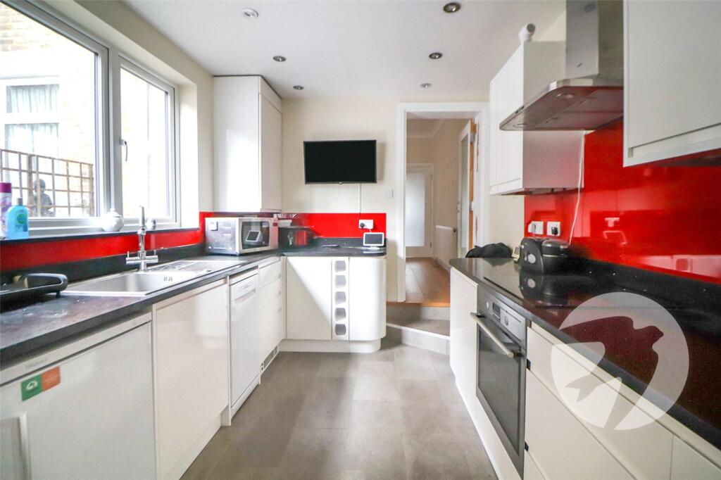 House in Dartford - More