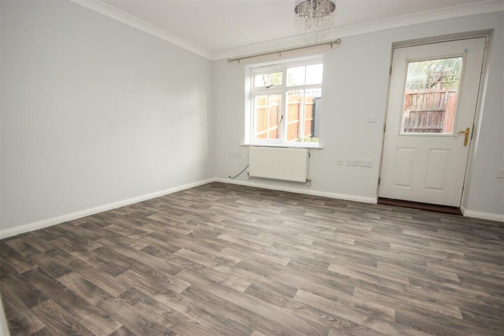 House in Rushden, North Northamptonshire - View 4