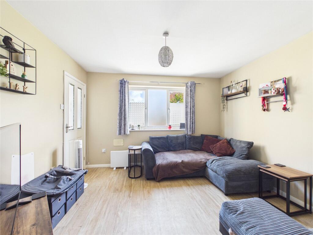House in Bristol, Bradley Stoke - View 4