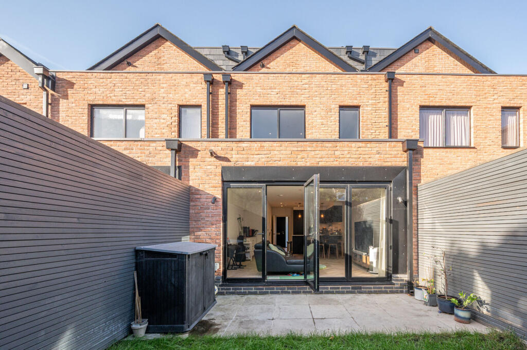 Caxton Road, Wimbledon, London, SW19 photo 2