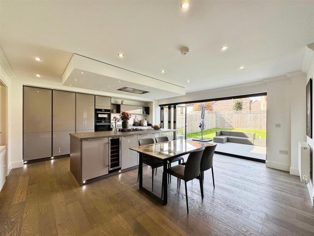 House in Retford, Hallcroft - View 3