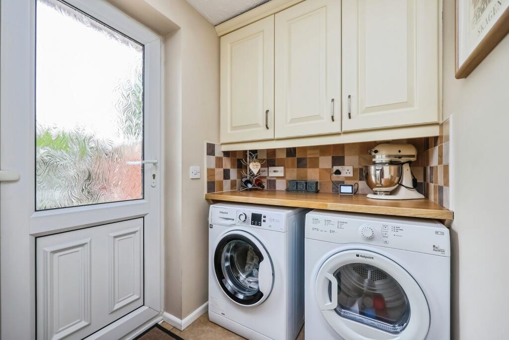 House in Nottingham, Assarts Farm Estate, Nuthall - View 4