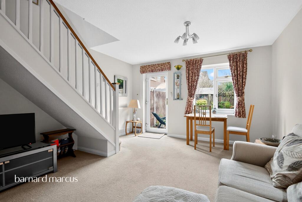 Chelmsford Close, Sutton photo 2