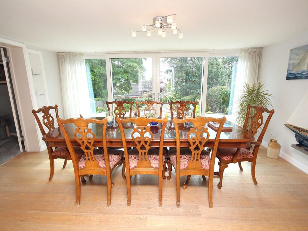 Cotton Close, Broadstone, BH18 photo 4